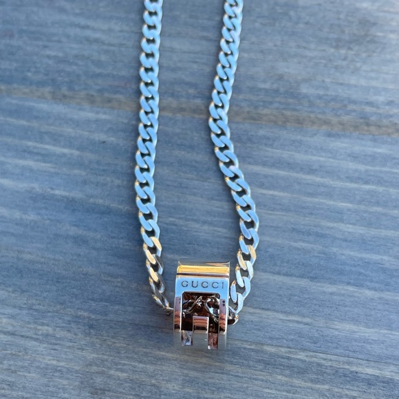 Gucci “G” Motif Circle Top Pendant & Necklace - Picture 1 of 5